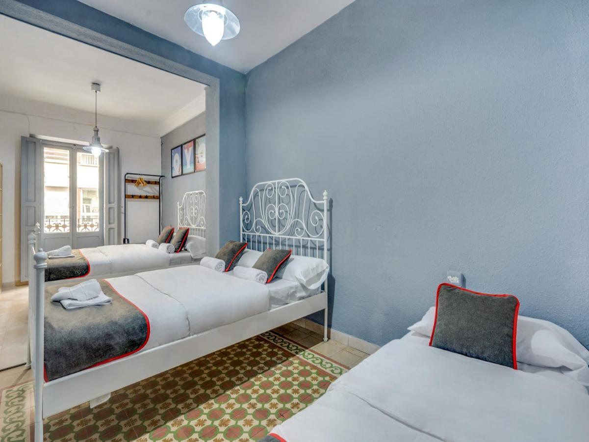 Oyo Ruzafa Guesthouse บาเลนเซีย ภายนอก รูปภาพ